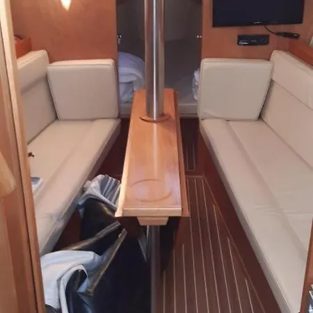 Bådhotel Velero Viko S30