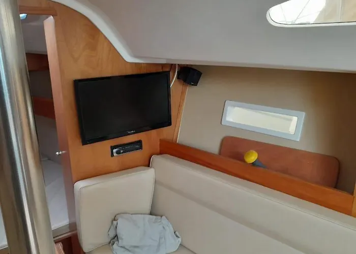 Hotel na wodzie Velero Viko S30